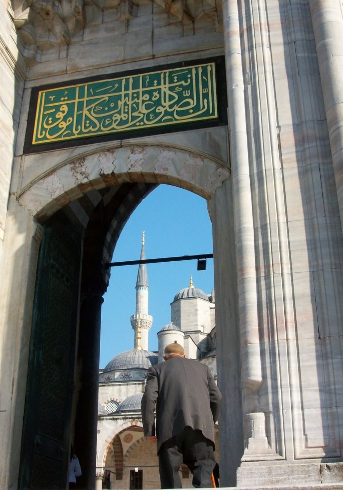 entrada a la mezquita azul