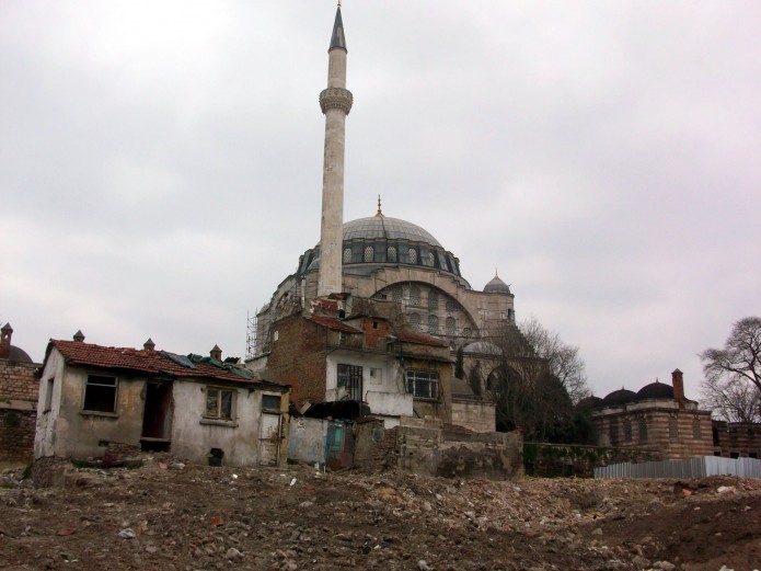 mezquita en ruinas