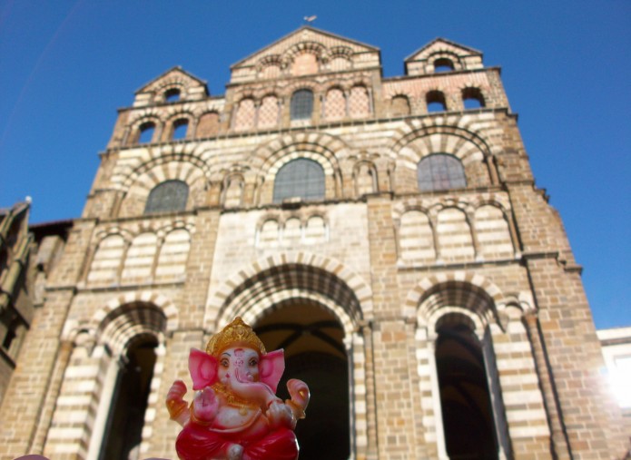 notre dame le puy en valey