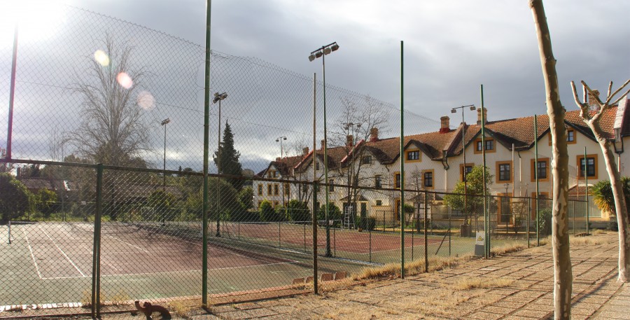 pista de tenis barrio inles huelva