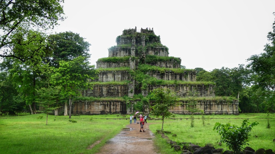 Historia de Angkor: La gran pirámide de Koh Ker
