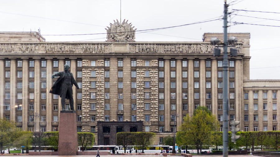 La Avenida Nevsky de San Petersburgo es una de las ciudades más famosas del mundo