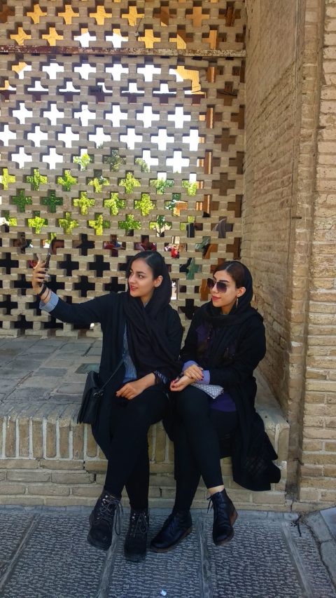 iranian woman como vestir en Irán