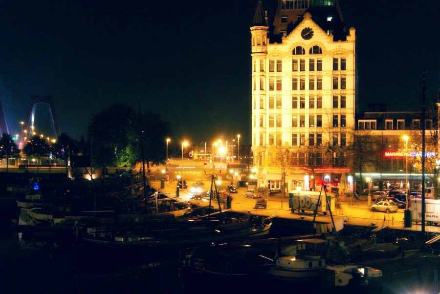 vista nocturna de Roterdam