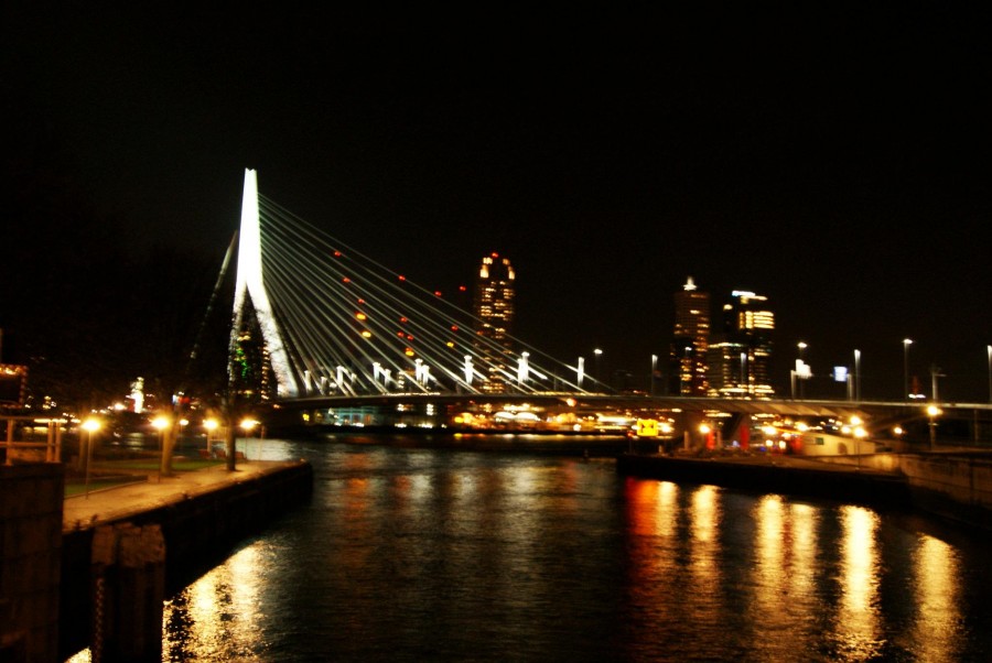 río Mosa de noche