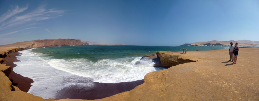 Playa Roja de Paracas