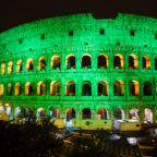 Coliseo de Roma verde en San Patricio